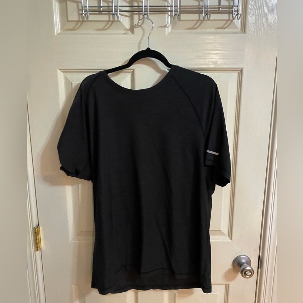 Old Navy tee